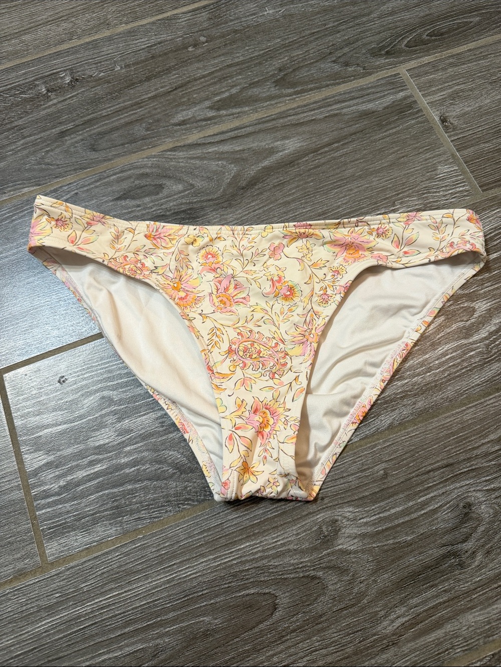 Billabong Cream Floral print Bikini Bottoms with Coral Logo Detail Size Medium